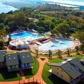 Kinderhotel: Residenz Oasi und Poolbereich - Club Village & Hotel Spiaggia Romea