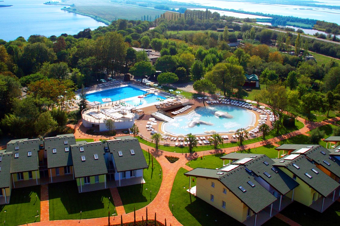 Kinderhotel: Residenz Oasi und Poolbereich - Club Village & Hotel Spiaggia Romea
