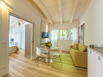 PARK HOTEL PINETA - Family Relax Resort Zimmerkategorien Suite Natura Penthouse 90 qm (45 qm Suite + 40/50 qm Terrasse)
