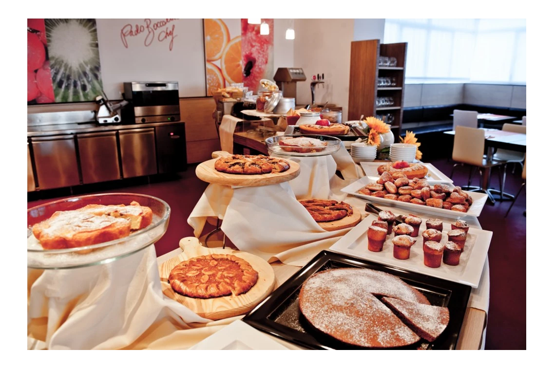 Kinderhotel: Kuchenbuffet - Das Hotel des Bären Bo