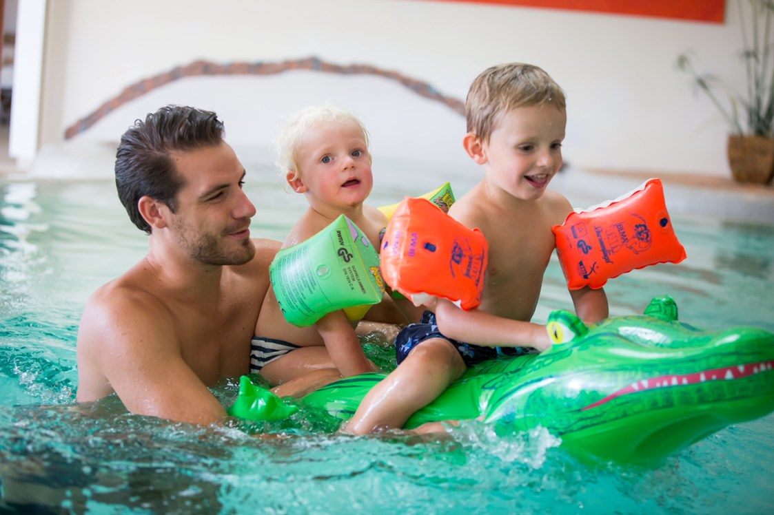 Kinderhotel: Badespass im Pool  - Werzer's Hotel Resort Pörtschach