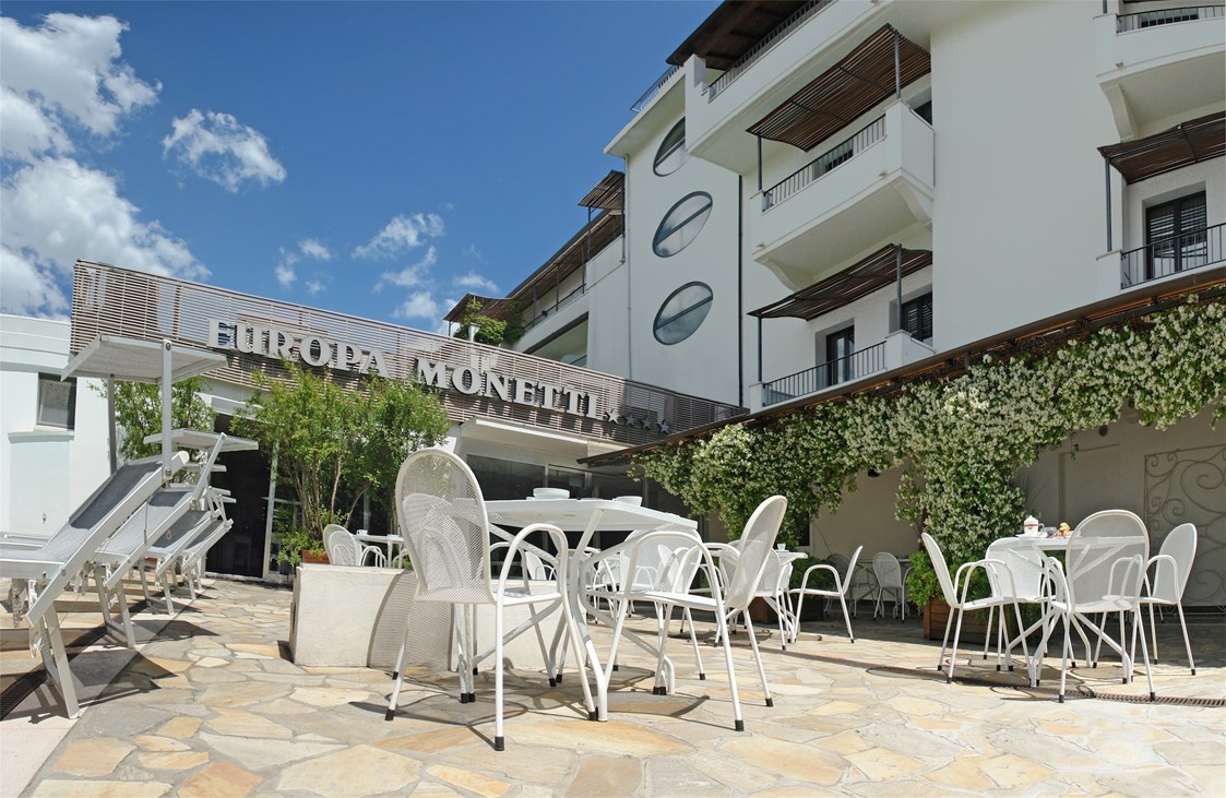 Kinderhotel: Sonnenterrasse beim Hotel - Europa Monetti LifeStyle & Family Hotel