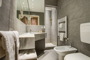 Kinderhotel: Badezimmer mit Dusche - Europa Monetti LifeStyle & Family Hotel