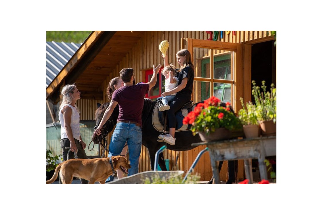 Kinderhotel: Pferdewellness und reiten - Familotel Der Böhmerwald