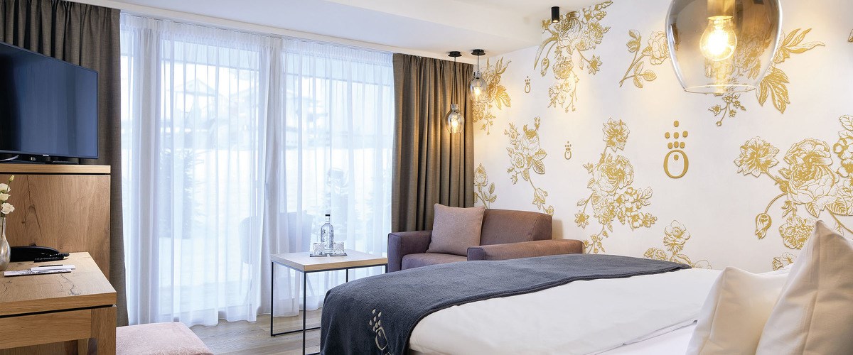die HOCHKÖNIGIN Mountain Resort Zimmerkategorien COMFORT Suite Hochkönigin für 2 bis 3 Personen mit ca. 42,8 m² 