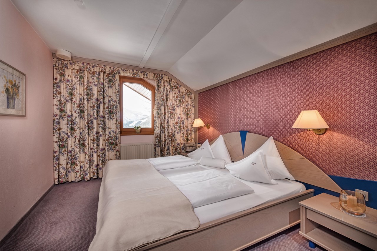 Hotel St. Oswald Zimmerkategorien Panorama Luxussuite Silberdistel mit eigener Sauna