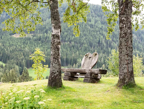 Kinderhotel: Gemütliches Plätzchen im Garten
 - Hotel St. Oswald