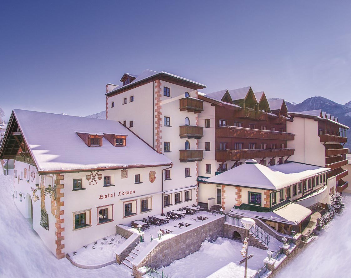 Kinderhotel: Außenansicht Winter - Leading Family Hotel Löwe****s