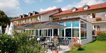 Familienhotel - Schönberg (Freyung-Grafenau) - Außenansicht - sonnenhotel FÜRSTENBAUER