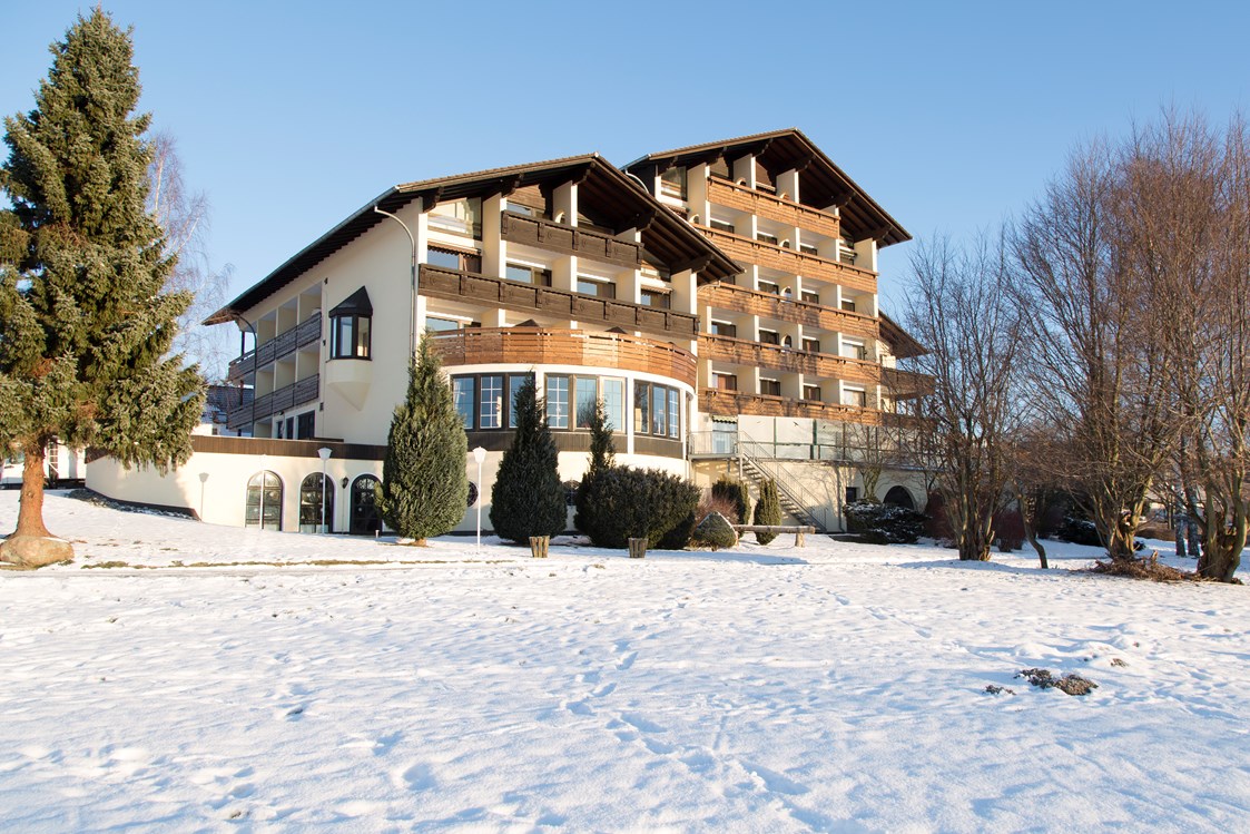 Kinderhotel: Sonnenhotel Wolfshof im Winter - sonnenhotel WOLFSHOF