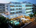 Kinderhotel: Hotel Dory mit Pool und schöner Terrasse - Hotel Dory