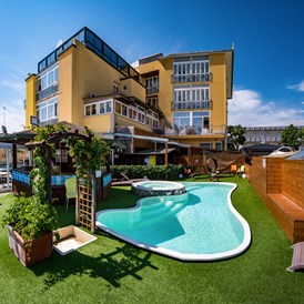 Kinderhotel: Schwimmbad - Hotel Estate