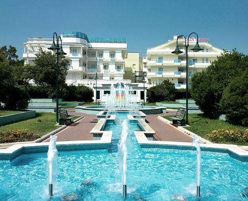 Familienhotel - Klassifizierung: 4 Sterne - Rimini - Tolle Poollandschaft am Hotel - Hotel San Marco