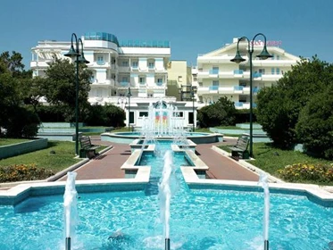 Kinderhotel: Tolle Poollandschaft am Hotel - Hotel San Marco