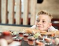 Kinderhotel: Dessertbuffet - Familienresort Buchau