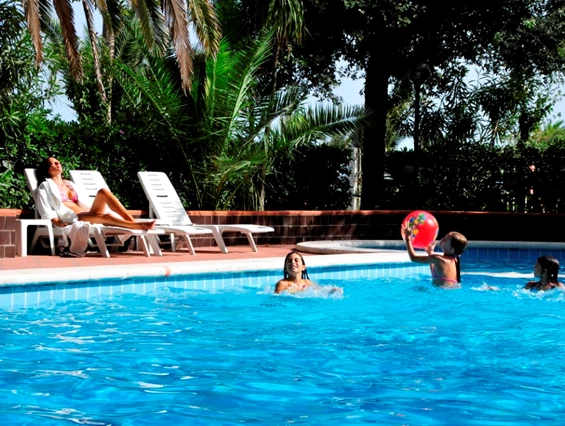 Kinderhotel: Schwimmbad - Hotel Haway