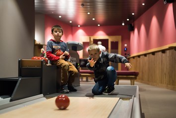 Kinderhotel: Minibowling, Dart, Tischfussball und Playstation  - Frutt Mountain Resort