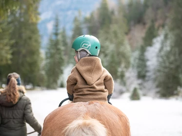 Kinderhotel: Ponyführen - Familienparadies Sporthotel Achensee****