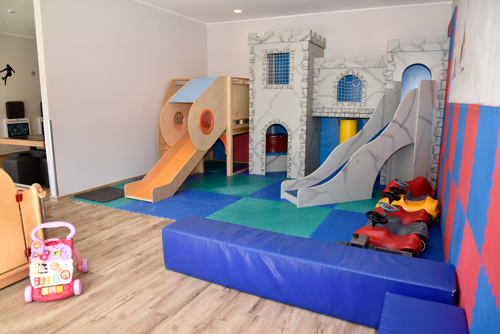 Kinderhotel: Spieleecke im Kinderspielzimmer - DAS ALPENHAUS KATSCHBERG.1640