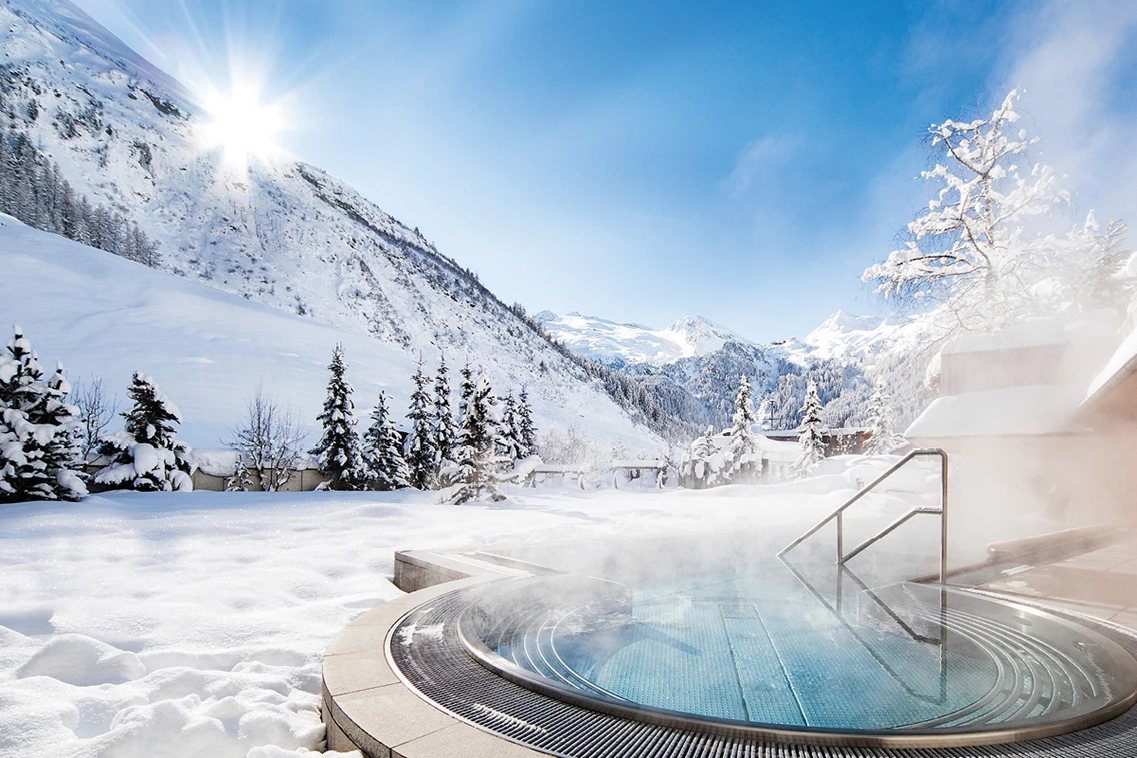 Kinderhotel: XXL-Whirlpool im ALPENGARTEN - Hotel Alpenhof