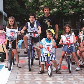 Kinderhotel: Kinderanimation-Radfahren - Hotel Valverde & Residenza