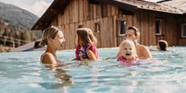 Familienhotel - Pools: Sportbecken - Hofgut Apartment & Lifestyle Resort Wagrain