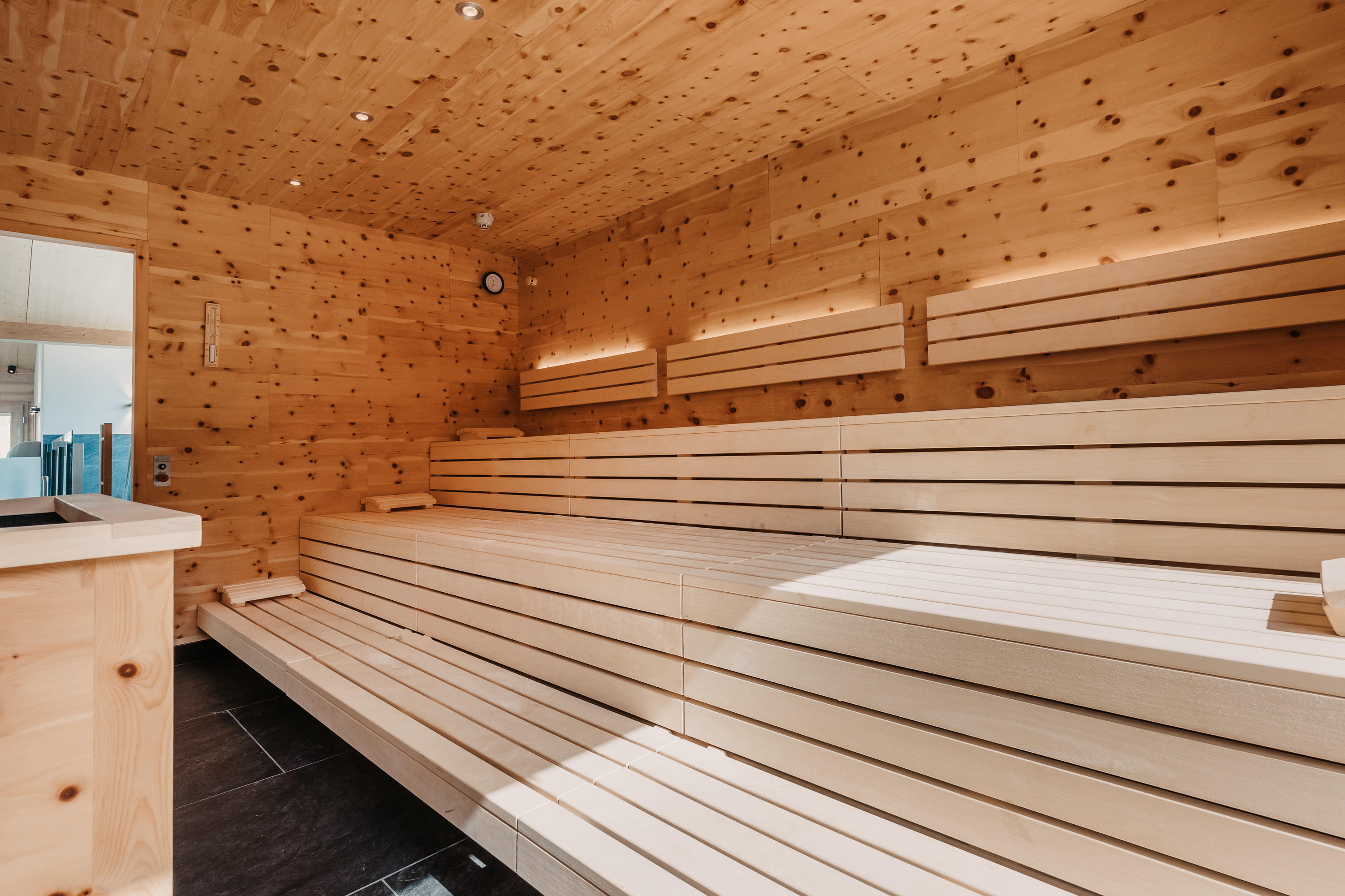 Kinderhotel: Zirbensauna Adults only - Hofgut Wagrain – Apartment & Lifestyle Resort Wagrain