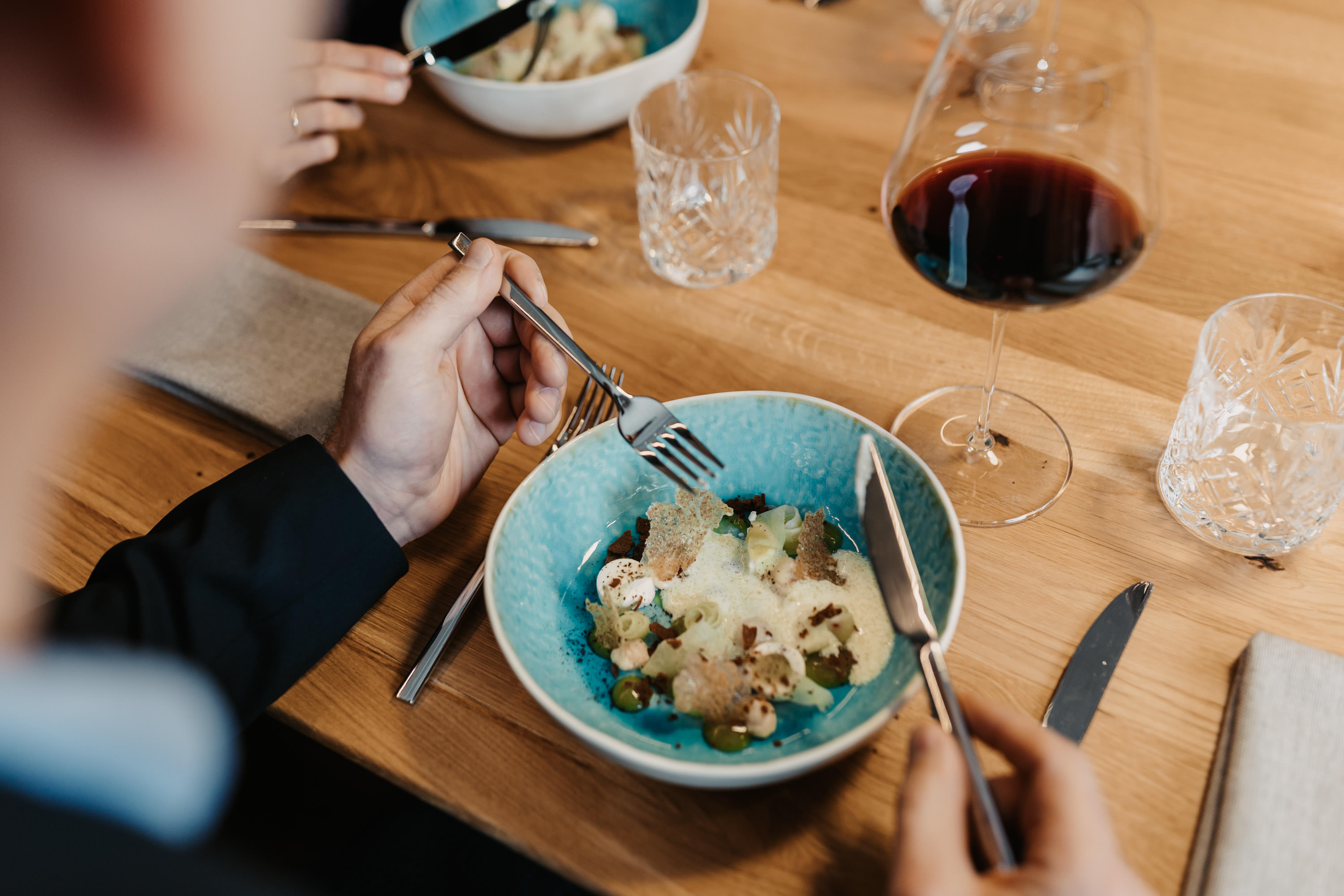 Kinderhotel: Essen im Restaurant vaMoos - Hofgut Wagrain – Apartment & Lifestyle Resort Wagrain