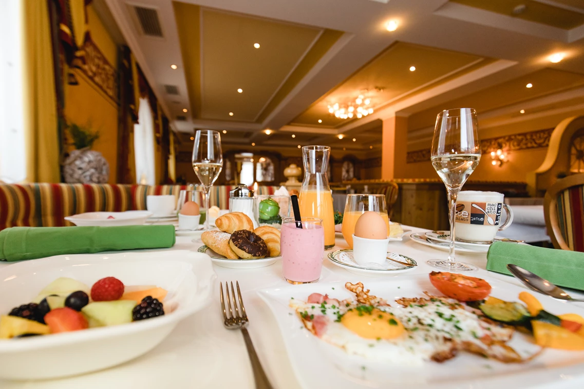 Familienhotel: Großes Frühstücksbuffet - Familienhotel DreiSonnen 