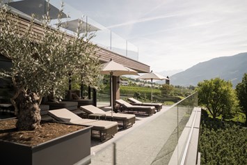 Kinderhotel: Panoramaterrasse mit Kuschelliegen - Feldhof DolceVita Resort
