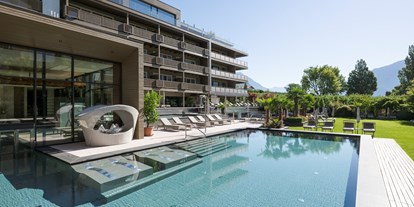 Familienhotel - Dimaro - Freibad 32 °C im mediterranem Gartenparadies - Feldhof DolceVita Resort