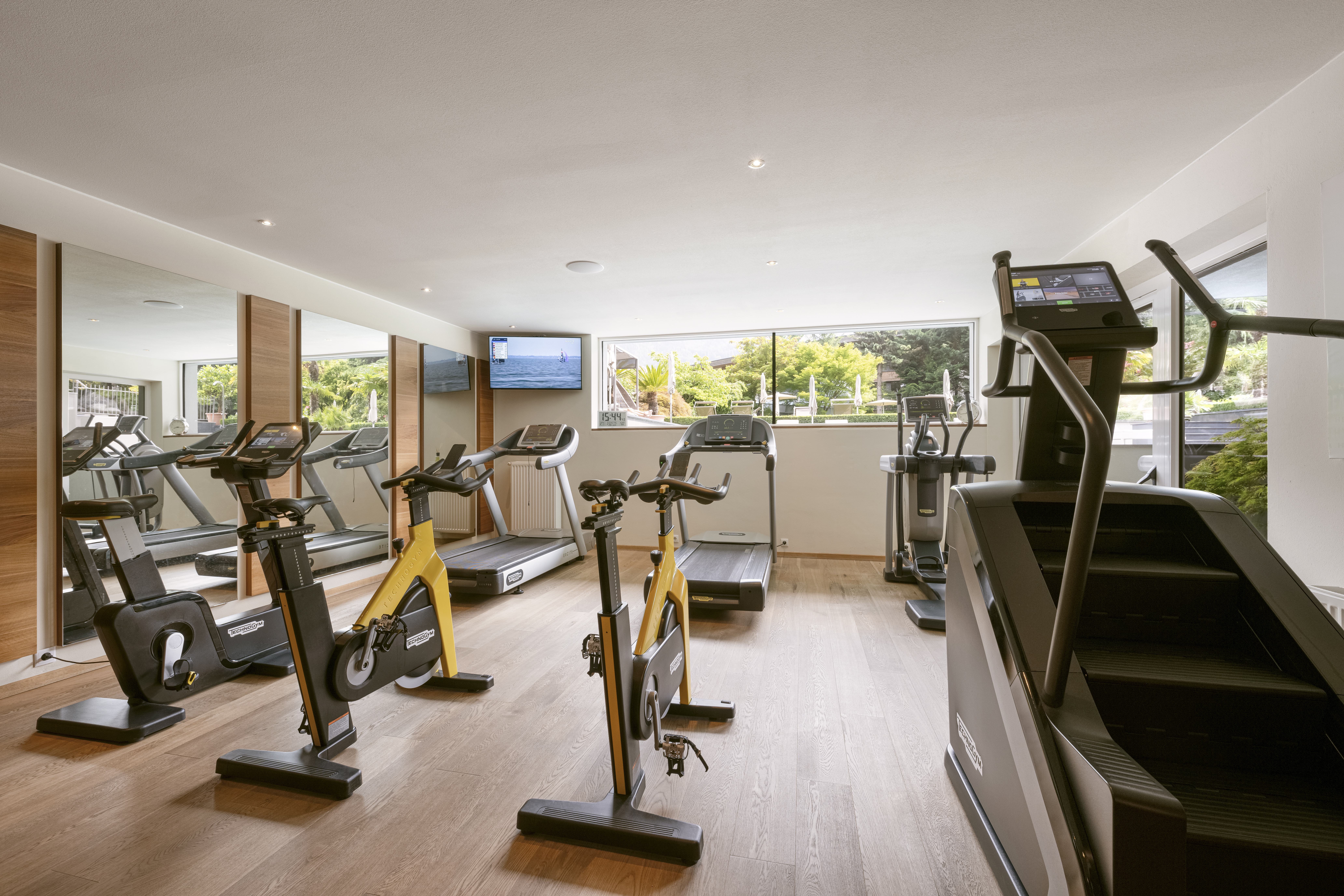 Kinderhotel: Moderner und lichtdurchfluteter Fitnessraum - Feldhof DolceVita Resort