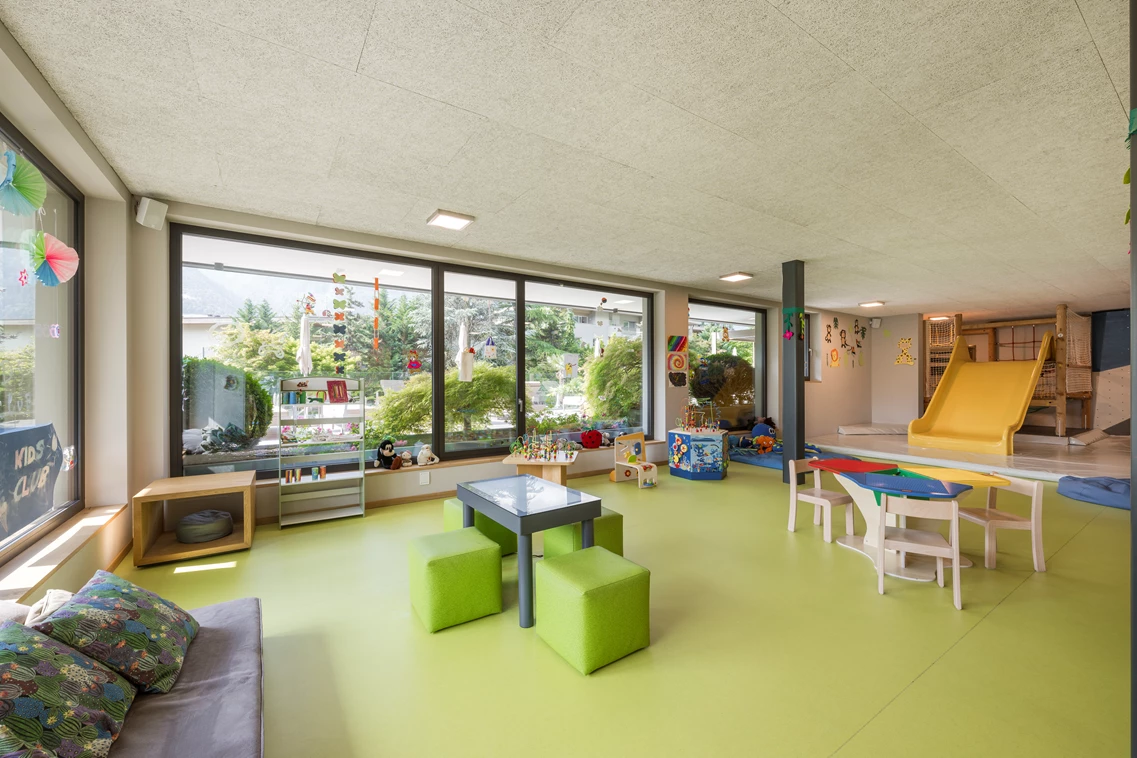 Kinderhotel: 280 m² großes Erlebnis-Kinderspielzimmer - Feldhof DolceVita Resort
