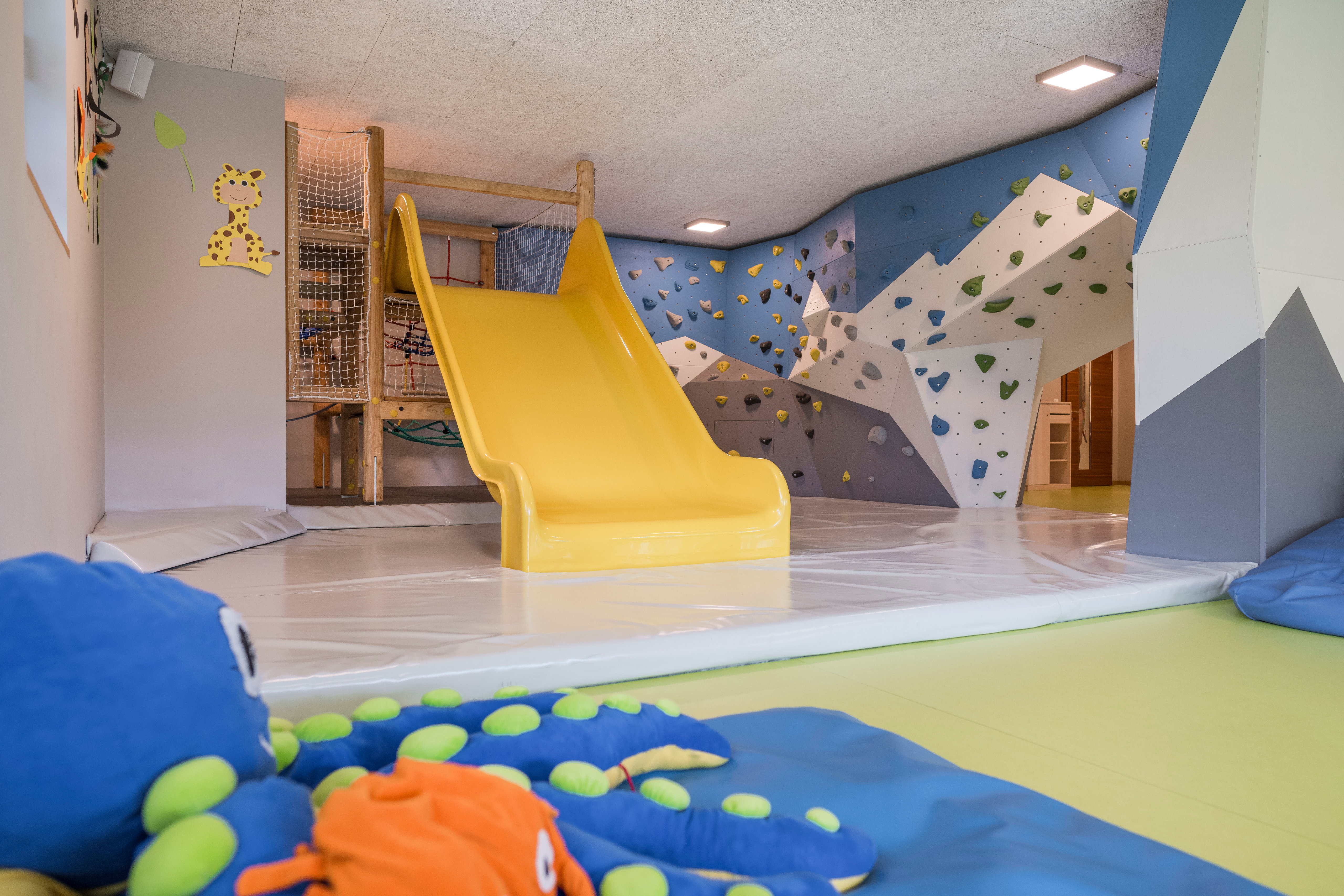 Kinderhotel: 280m² grosser Kinderbereich - Feldhof DolceVita Resort - Spielen | Entdecken