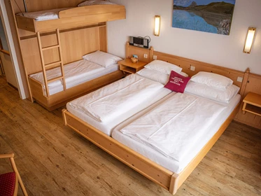 Kinderhotel: Zimmerbeispiel - Hotel**** Hochegger