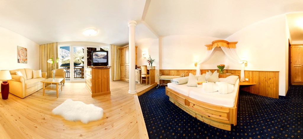 Kinderhotel: Panorama Stube - Doppelzimmer mit Schlafcouch  - Alpinhotel Jesacherhof - Gourmet & Spa