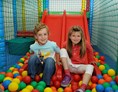 Kinderhotel: Indoor-Kinderspielwelt - Nockalm