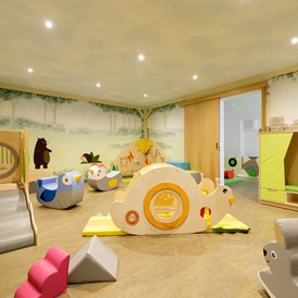 Kinderhotel: Indoor-Spielplatz für Kinder - Familotel Kaiserhof****