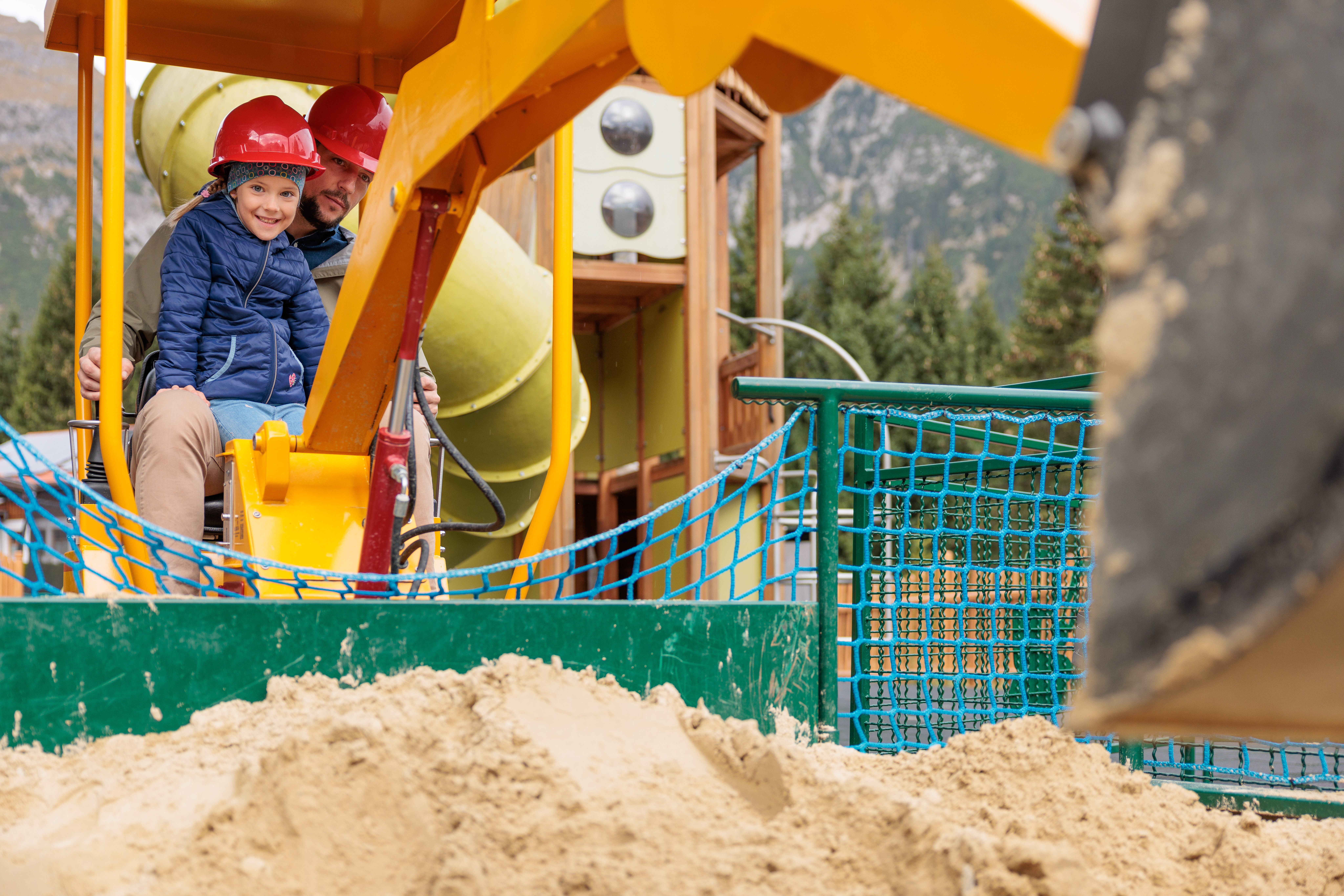 Kinderhotel: Spielplatz für unsere kleinen Bauarbeiter - Familotel Kaiserhof**** - Spielen | Entdecken
