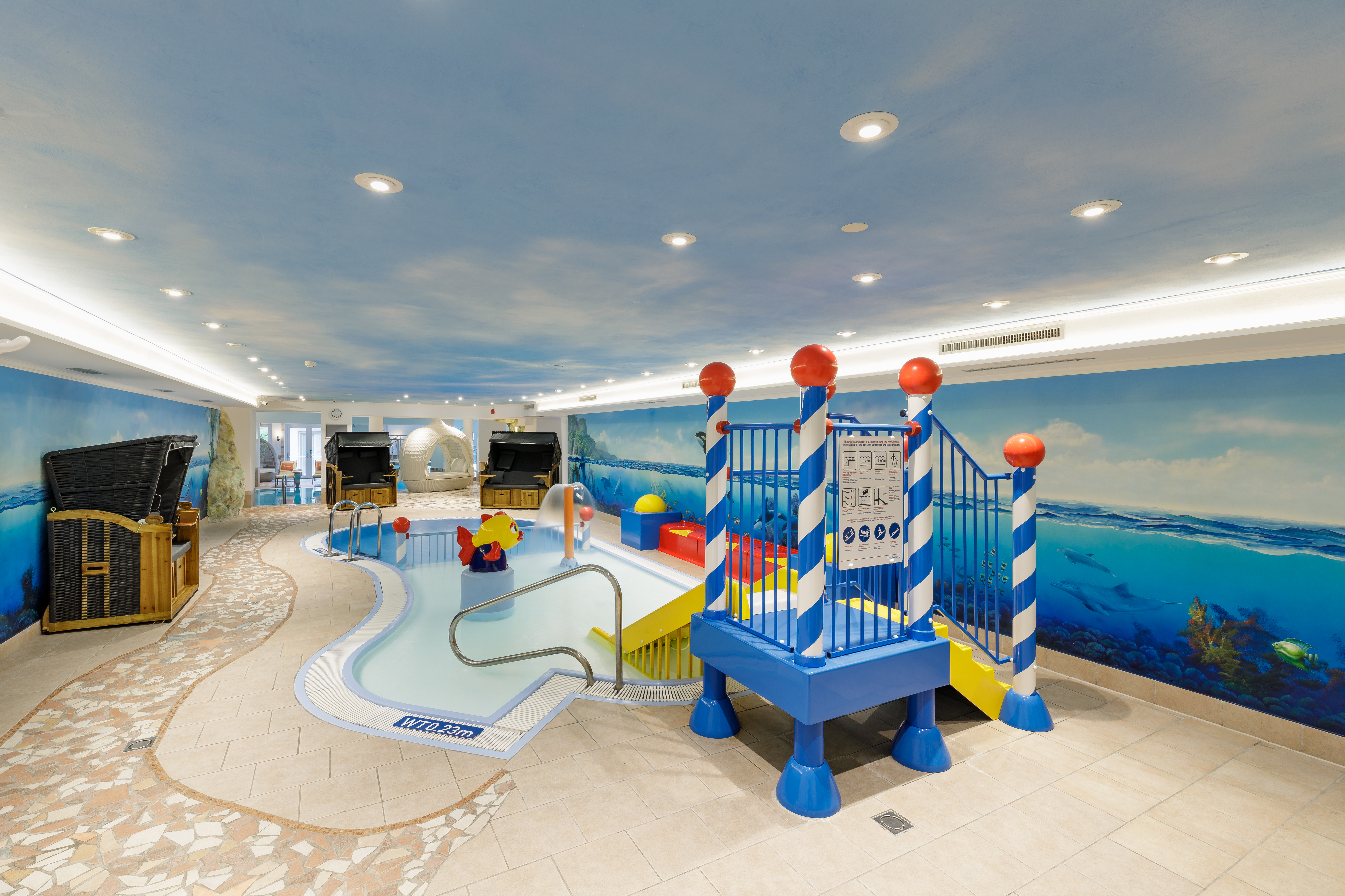 Kinderhotel: Plantsch Pool mit 31°C  - Familotel Kaiserhof**** - Wasser | Wellness