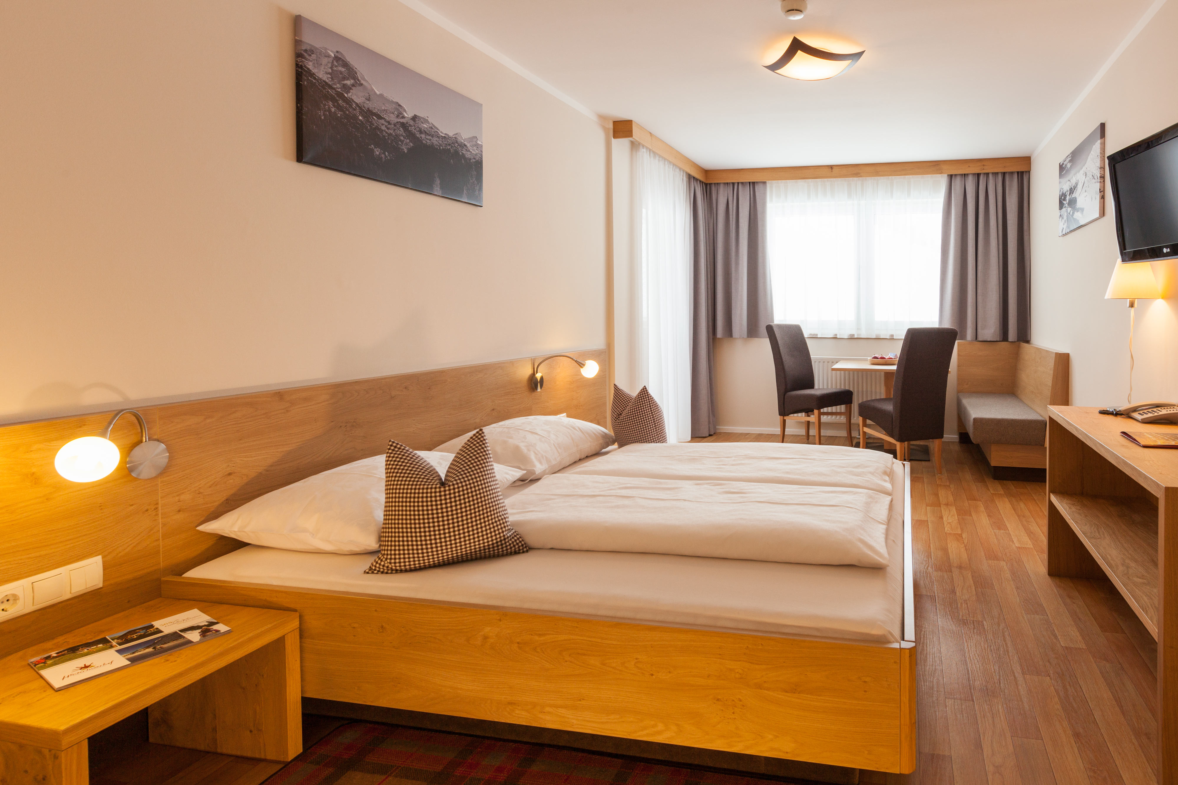Kinder- & Gletscherhotel Hintertuxerhof Zimmerkategorien Doppelzimmer "Hintertux"