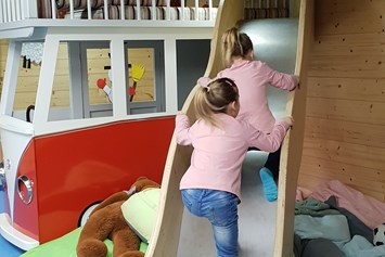 Kinderhotel: Wir testen den Hintertuxerhof  https://mamablog-mamamichi.com/2019/03/13/herzliches-entspannendes-und-wunderschoenes-kinderhotel-direkt-am-hintertuxer-gletscher-das-ist-echter-urlaub-fuer-alle/ - Kinder- & Gletscherhotel Hintertuxerhof