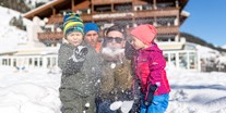Familienhotel - Gossensass - Schneespaß im Winter - Kinder- & Gletscherhotel Hintertuxerhof