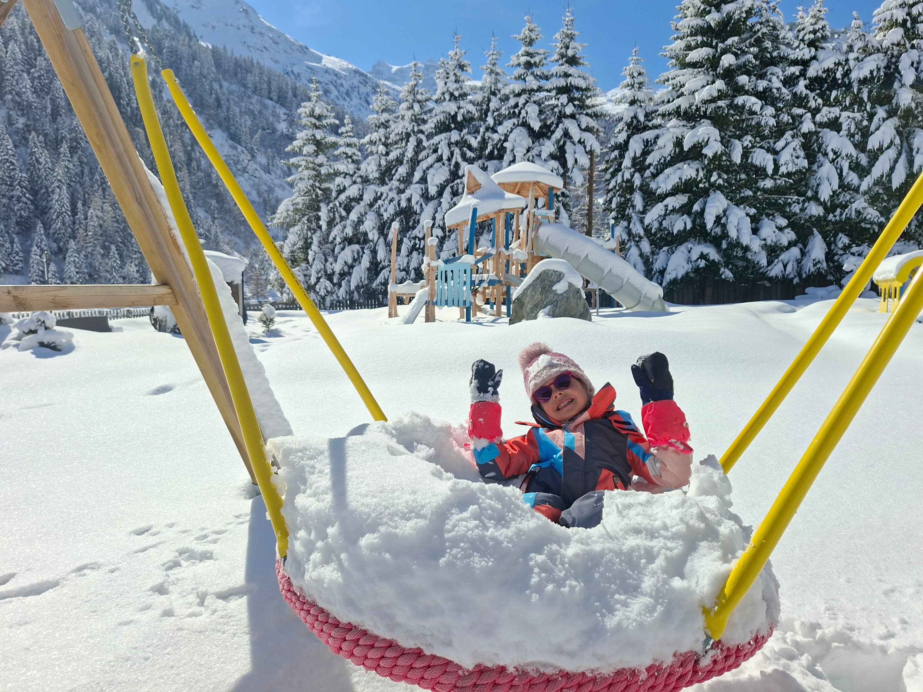 Kinderhotel: Unser neuer Spielplatz ist auch im Winter ein Hit - Kinder- & Gletscherhotel Hintertuxerhof