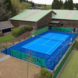 Kinderhotel: Tennis Außenplatz - Sporthotel & Resort Grafenwald