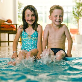 Kinderhotel: Hotelschwimmbad - Sporthotel & Resort Grafenwald