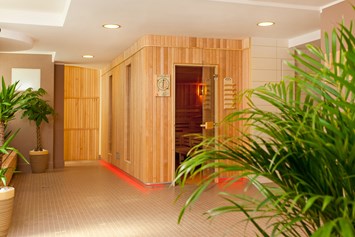 Kinderhotel: Entspannen in hochwertigen Saunabereich  - Familien- & Gesundheitshotel Villa Sano