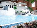 Kinderhotel: Erlebnisbad auf 1100 qm mit diversen Rutschen und sep. Kinderbecken - Van der Valk Resort Linstow