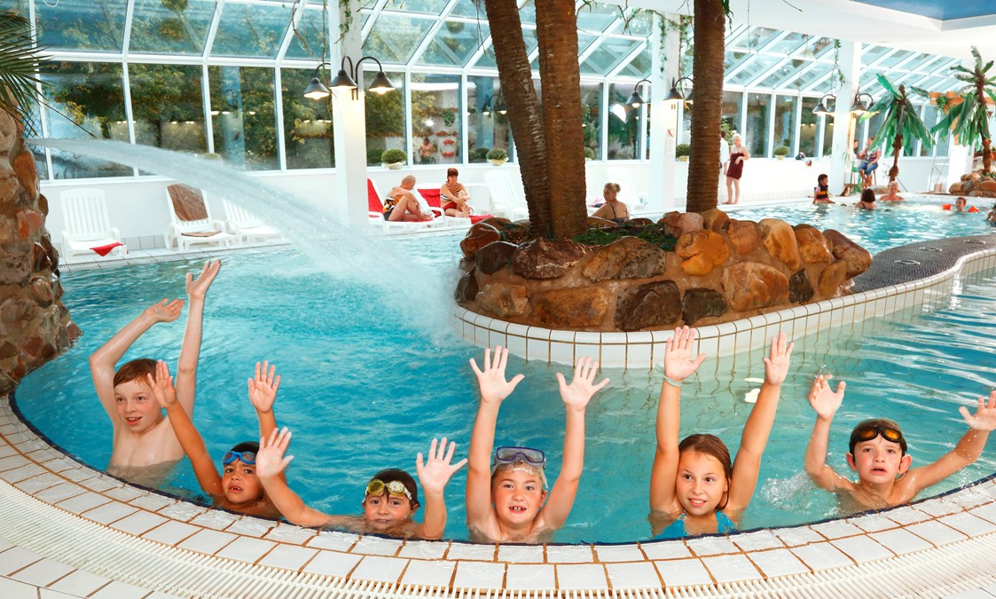 Kinderhotel: Schwimmbad - Panoramic Hotel - Ihr Familien-Apartmenthotel