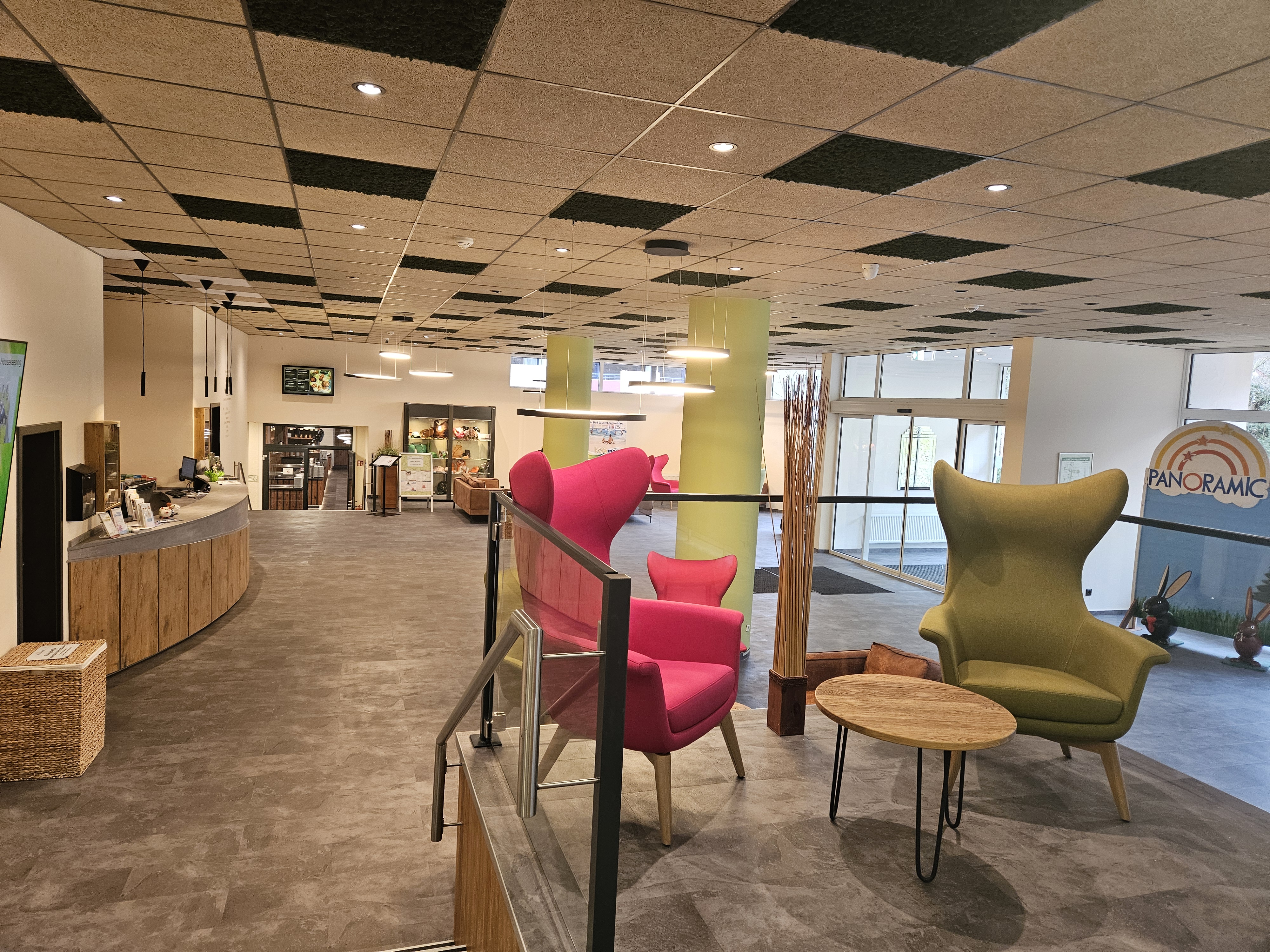 Familienhotel - Niedersachsen - Rezeption und Empfangshalle - Panoramic Hotel - Ihr Familien-Apartmenthotel